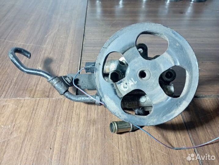 Насос гидроусилителя Mitsubishi Galant 8 4G64 2.4