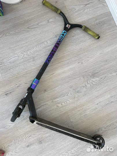 Самокат трюковой reaction stunt