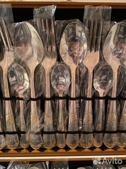 Набор столовых приборов на 12 персон
