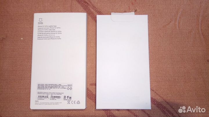 2 чехла-накладки Apple Leather Case c MagSafe