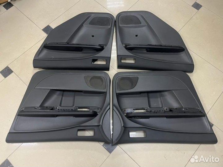 Комплект обшивок дверей Ford C-Max C214 1.8L