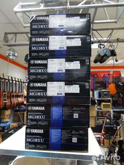 Yamaha MG10XU микшер с туровым кейсом, 2 комплекта