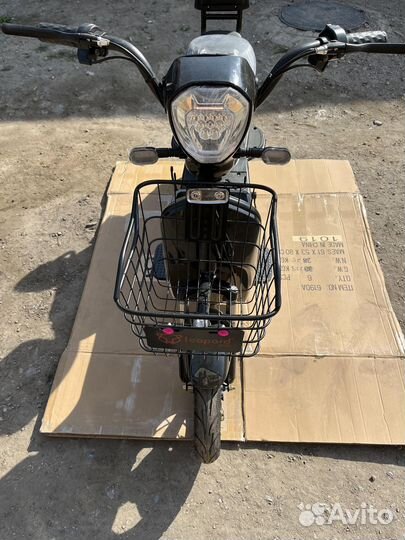 Электросамокат, скутер