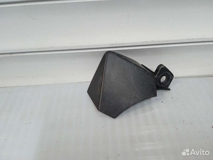 Yamaha R1 2004-2006. Пластик, крышка габарита