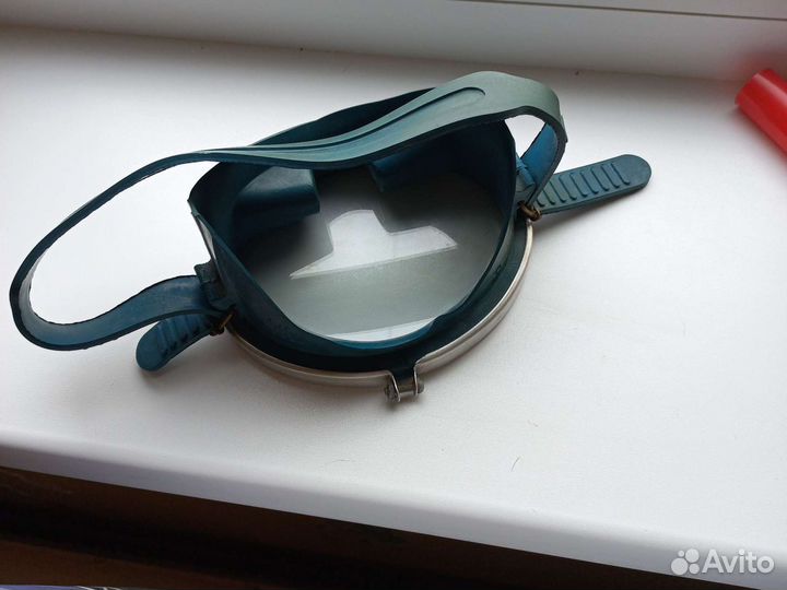 Маска для подводного плавания 1980 года с трубкой