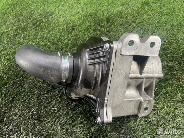 Помпа Bmw X5 E70 N55B30 2010