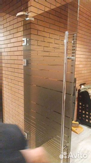 Дверь стеклянная межкомнатная