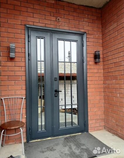 Дверь входная уличная с терморазрывом новая