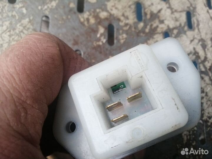 Резистор отопителя Nissan 70T037