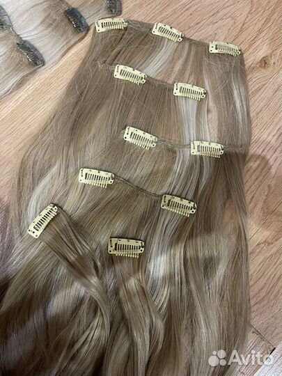 Волосы на заколках