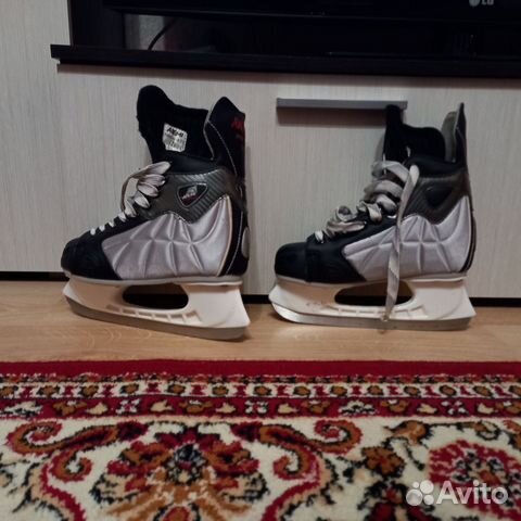 Коньки хоккейные