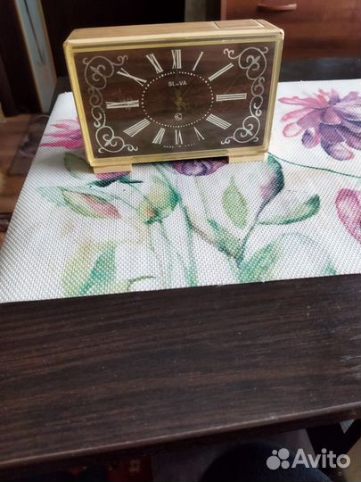 Часы- будильник Слава