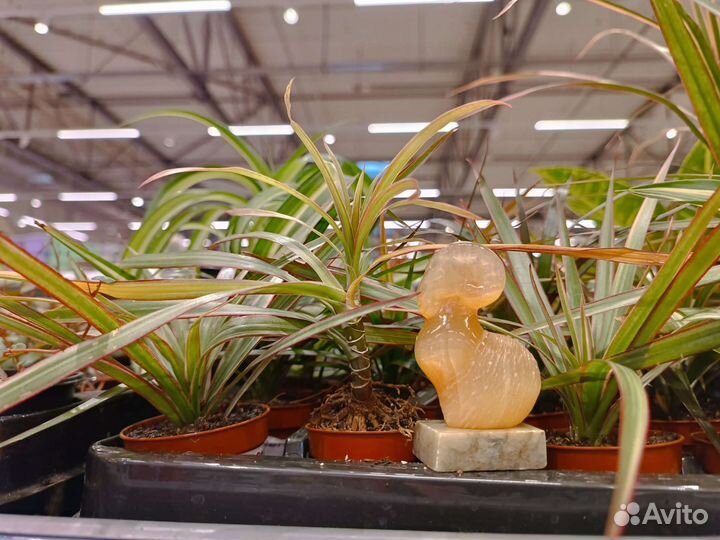 Фигурка из селенита