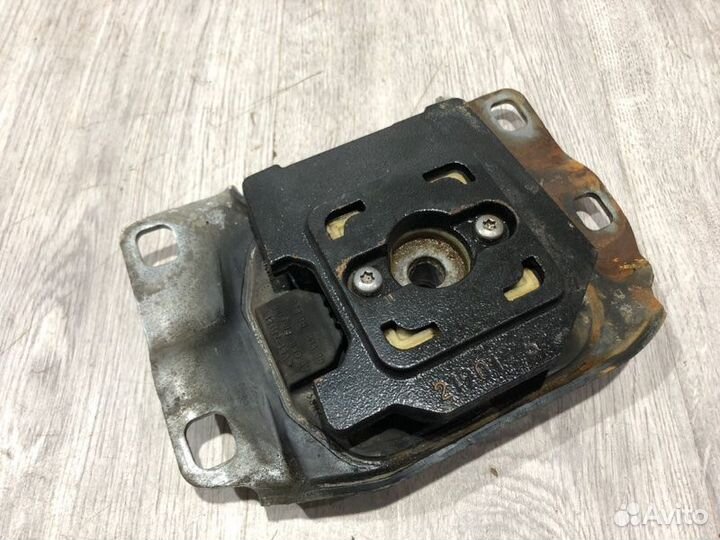 Опора кпп верхня Ford Focus 3 pnda 2011