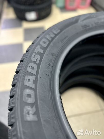 Roadstone Winguard WinSpike 215/60 R17 100T