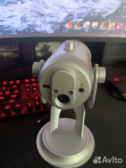 Микрофон blue yeti