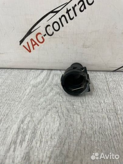 Фланец системы охлаждения Skoda Yeti 1.2 2013