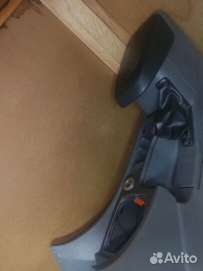 Подлокотник Ford focus 2 Titanium