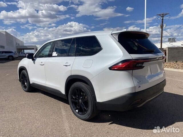 Toyota Highlander 2.4 AT, 2023, 1 км