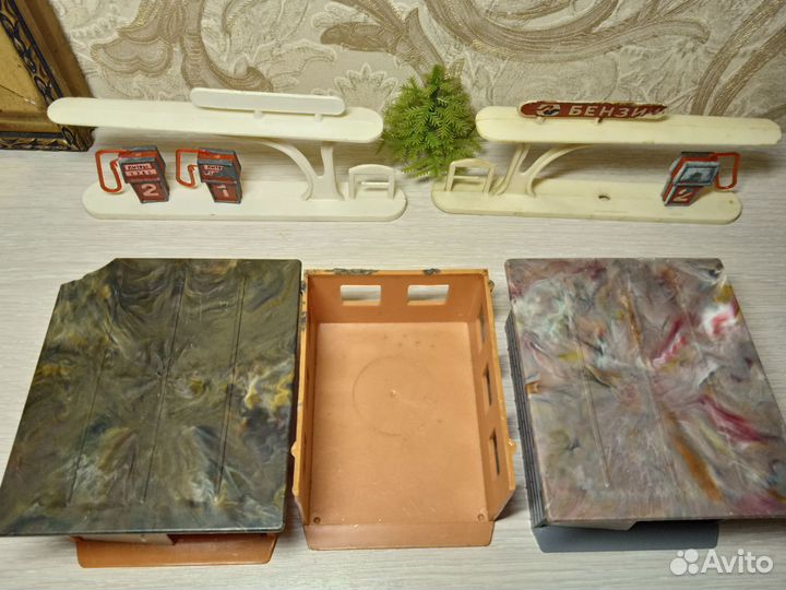 Игрушки СССР гараж и заправочная станция