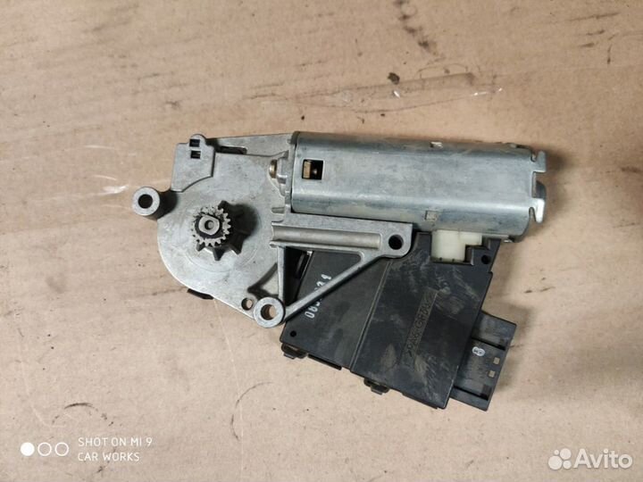 Моторчик люка бмв Е39 Е53