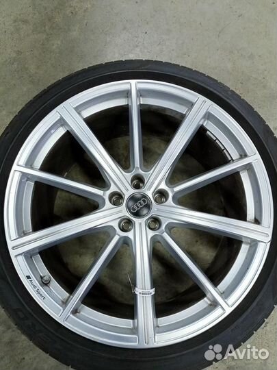 Комплект колес Audi RS6 C8 Pirelli 275/35 R21