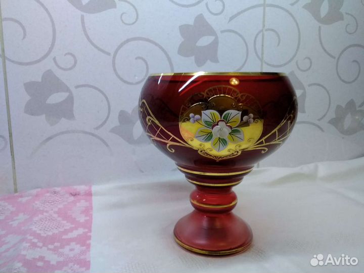 Ваза конфетница богемское стекло отличный подарок