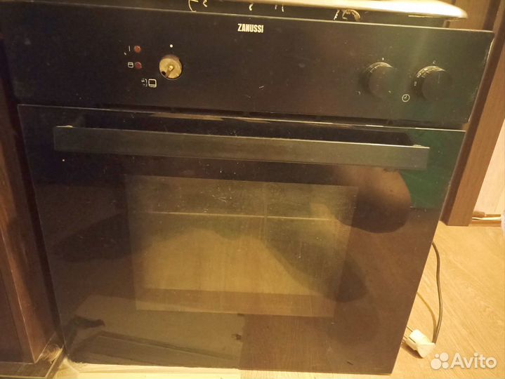 Духовой шкаф и варочная поверхность zanussi