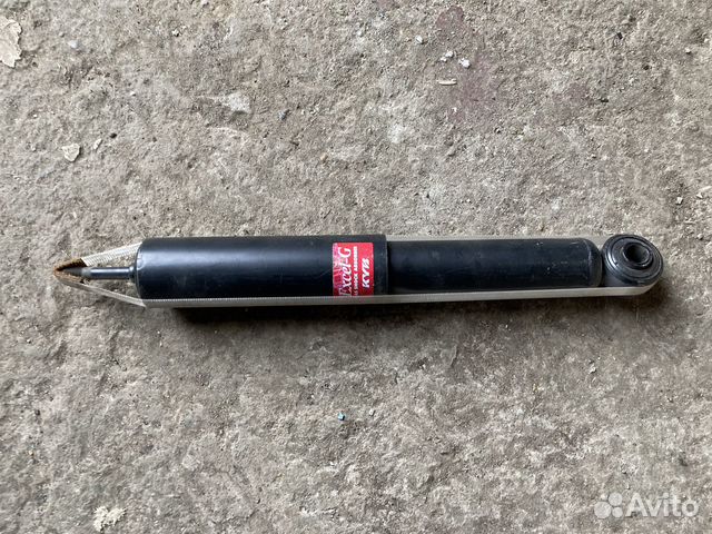 Амортизатор задний KYB Mitsubishi Pajero / Montero