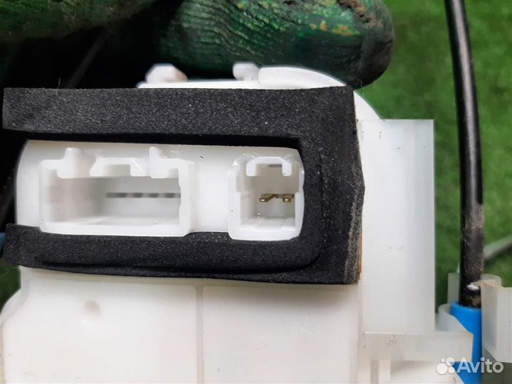 Замок двери передней правой Subaru Legacy/ Outbac