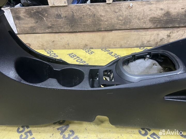 Консоль центральная Kia Rio 3