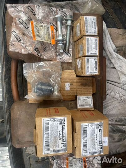 Сайлентблоки рычагов задней подвески