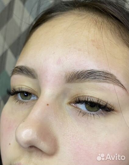 Мастер бровист