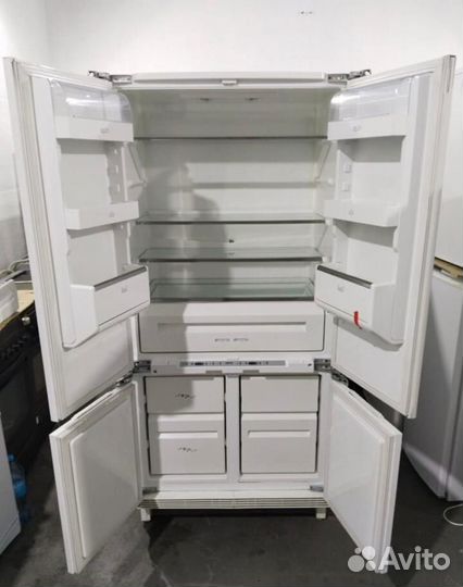 Встраиваемый холодильник Zanussi