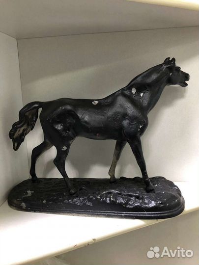 Фигурка лошадь