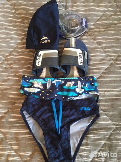 Плавки, шапочка, очки, сланцы