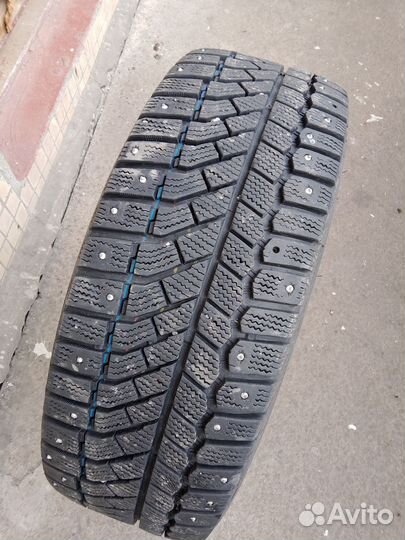 Viatti Brina Nordico V-522 215/60 R16 95T