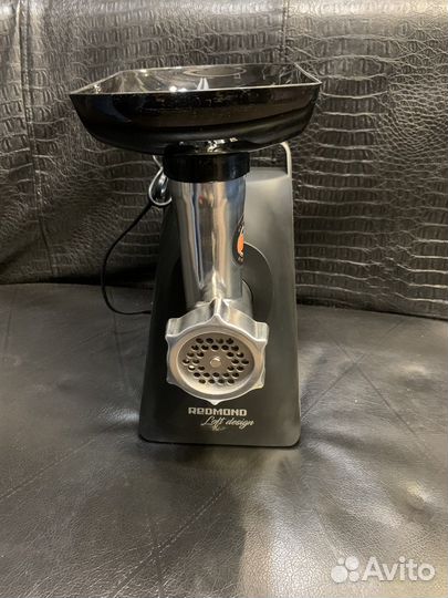 Мясорубка Redmond RMG-1247