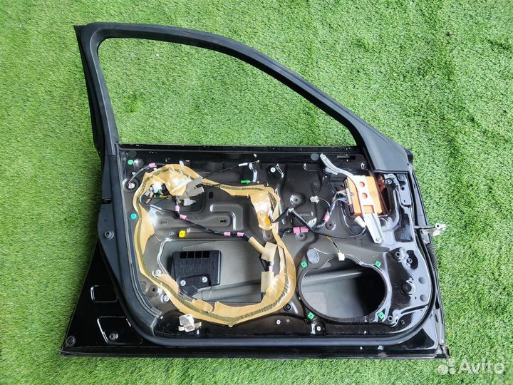 Дверь боковая передняя левая Lexus Ls600Hl UVF46