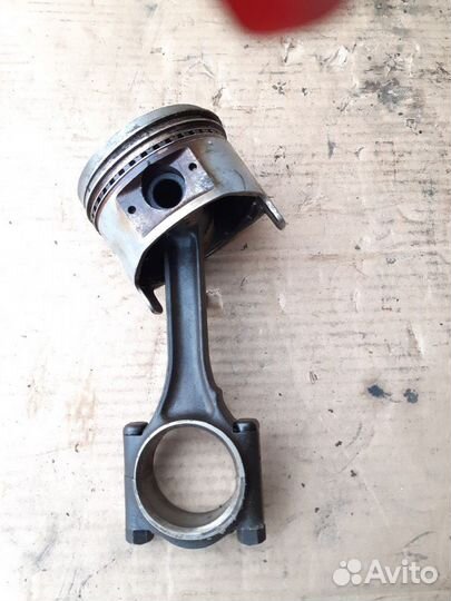 Поршень +шатун Исузу Трупер 2.6 4ZE1