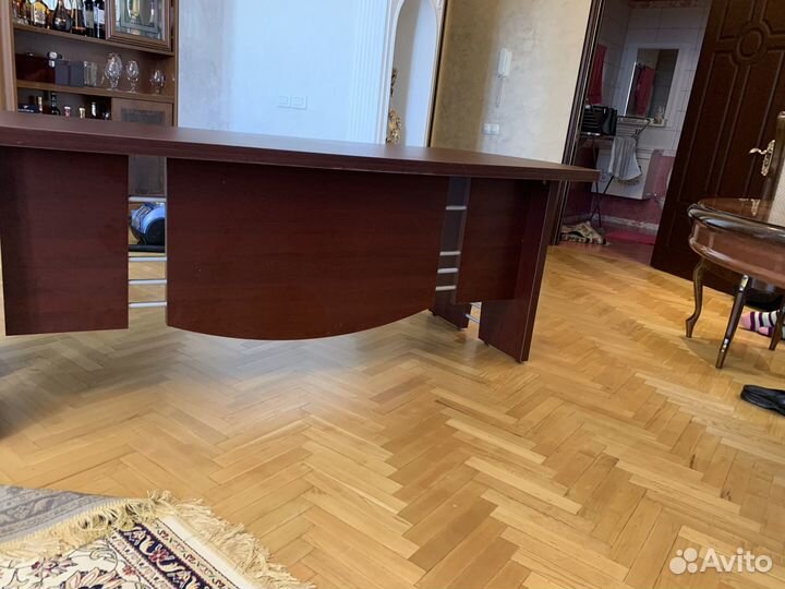 Письменный стол