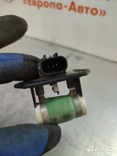 Резистор вентилятора охлаждения Kia Cerato 1 седан