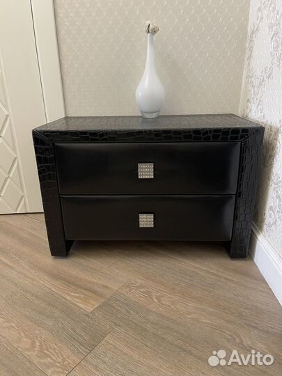 Зеркало во весь рост и тумба, кожаная