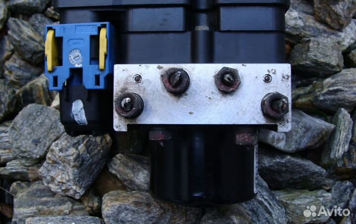 Блок абс 56110-86G11 Suzuki Ignis - года