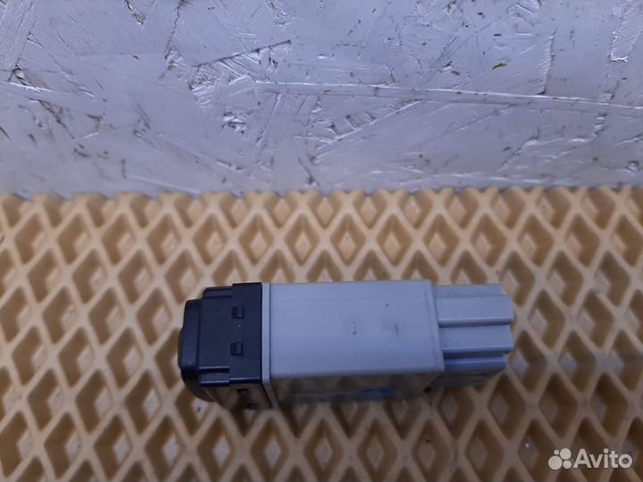 Кнопка корректора фар Mitsubishi Outlander 1