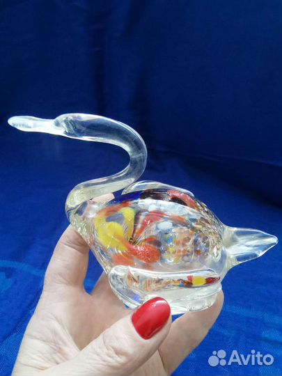 Статуэтка лебедь (цветное стекло)