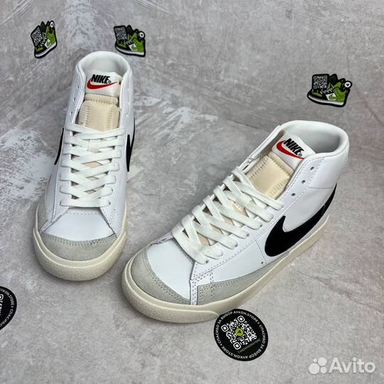 Nike Blazer MID 77