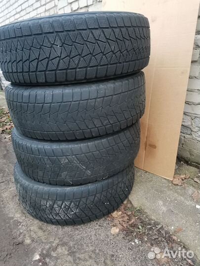 Bridgestone Blizzak DM-V2 225/65 R17 102S