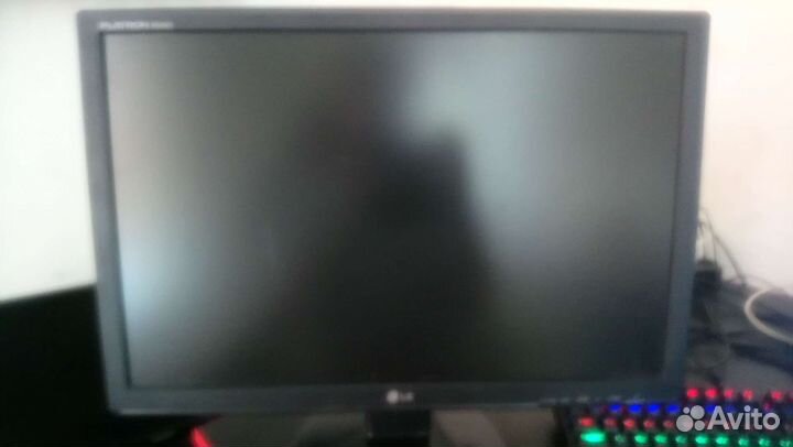 Монитор LG flatron W2242S