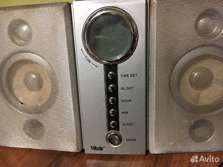 Радио с часами Vitek